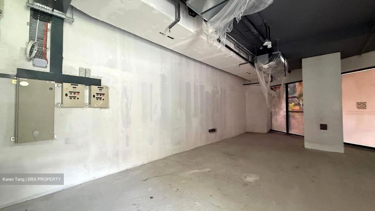 Sceneca Residence (D16), Retail #622193421
